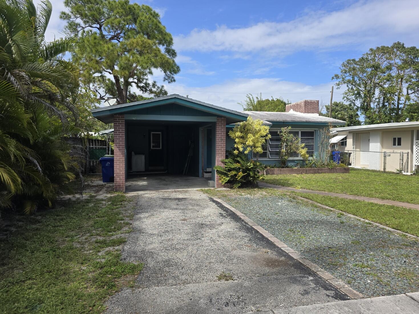 View photos, virtual tours, details... 1107 SW 19th Street