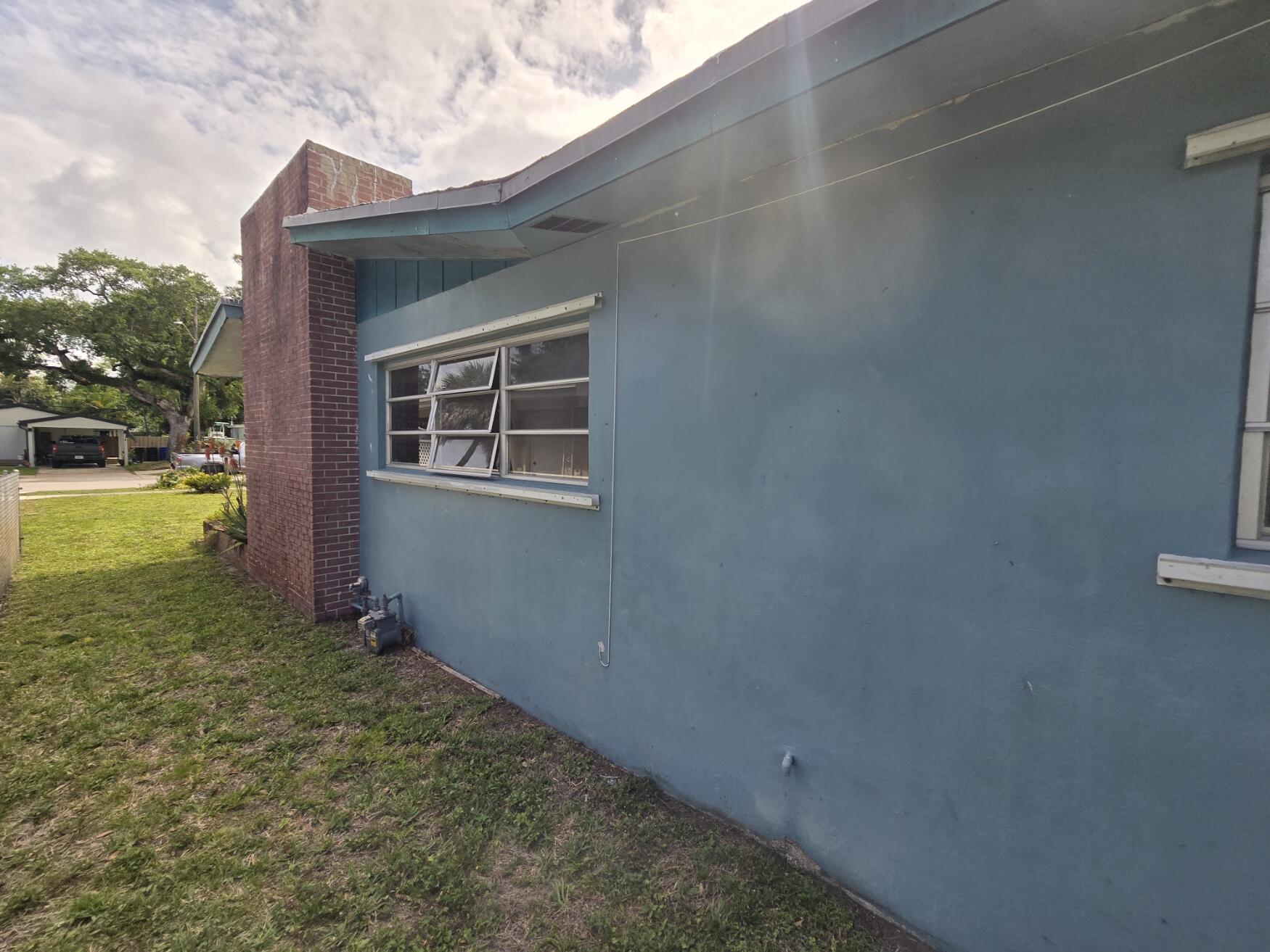 View photos, virtual tours, details... 1107 SW 19th Street