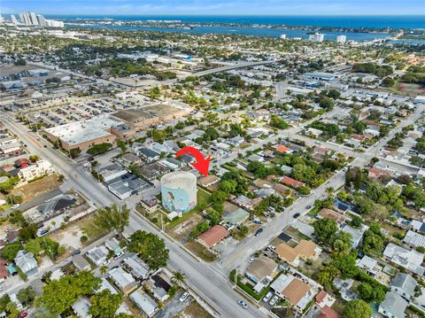 842 Kaye Street West Palm Beach FL 33405