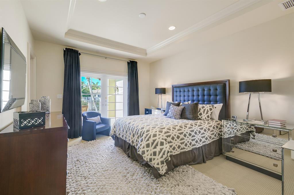 BOCA HARBOUR ISLAND - Residential