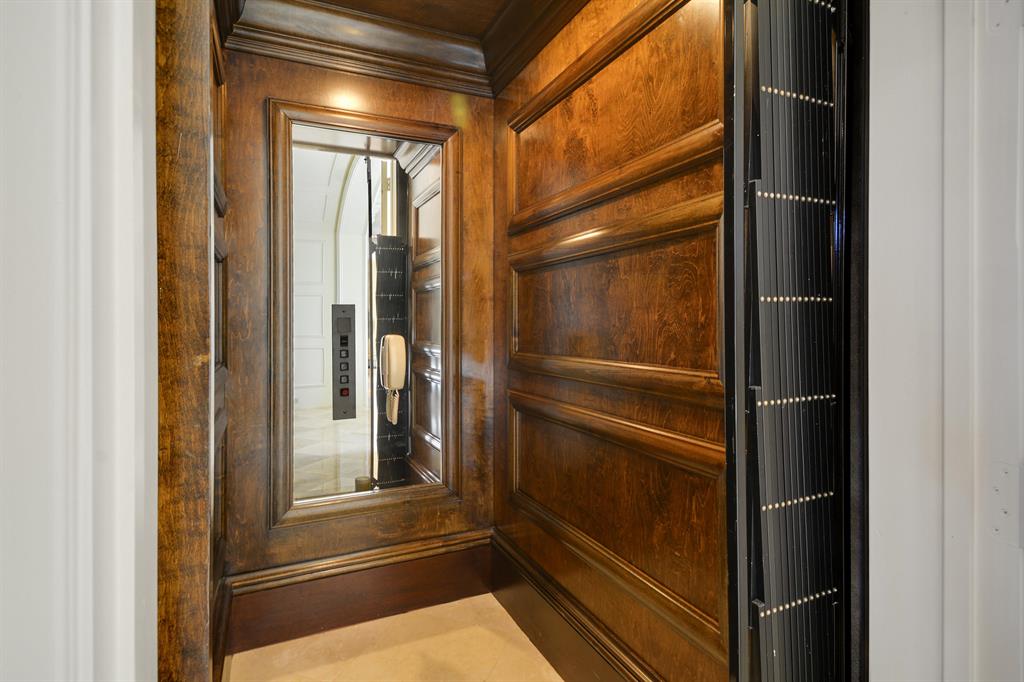 BOCA HARBOUR ISLAND - Residential