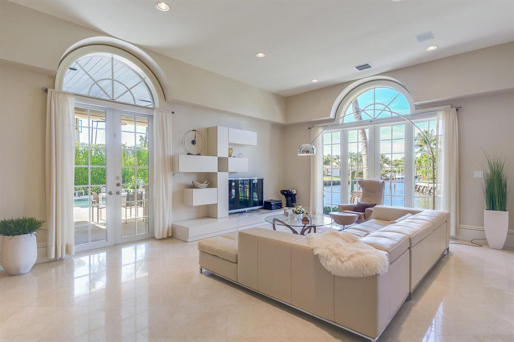 BOCA HARBOUR ISLAND - Residential