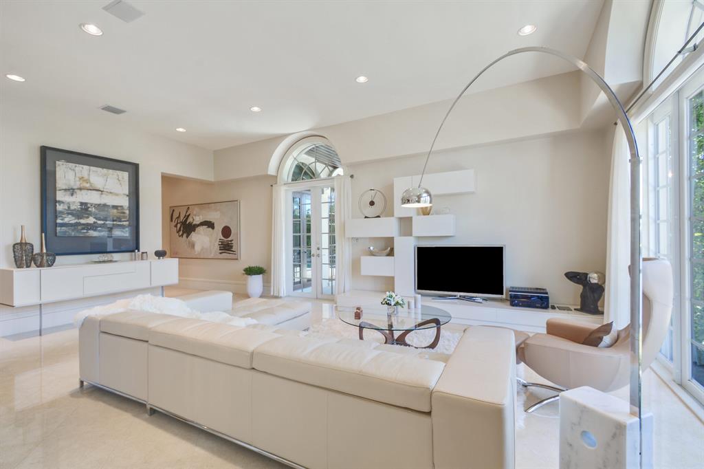 BOCA HARBOUR ISLAND - Residential