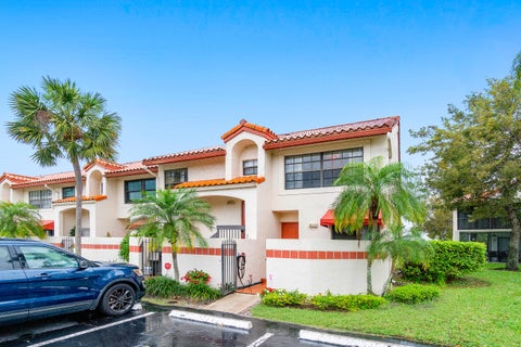 Photo of 312 Liberty Court, Deerfield Beach, FL 33442 (MLS # B26009647)