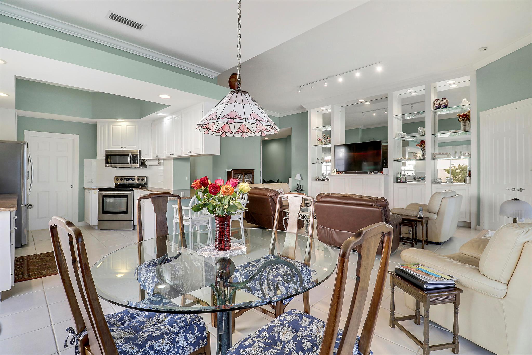 ISLES AT PALM BEACH GARDE - Residential