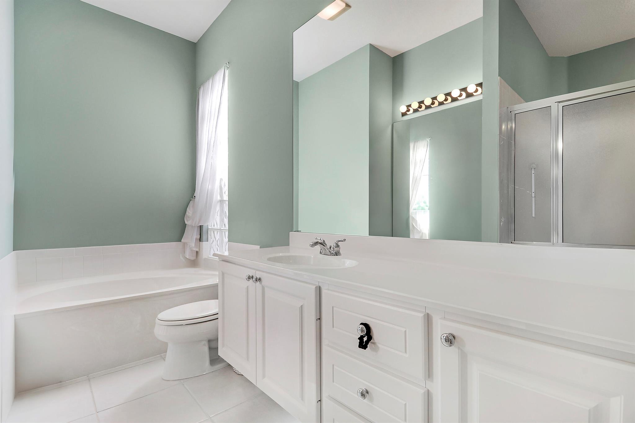 ISLES AT PALM BEACH GARDE - Residential