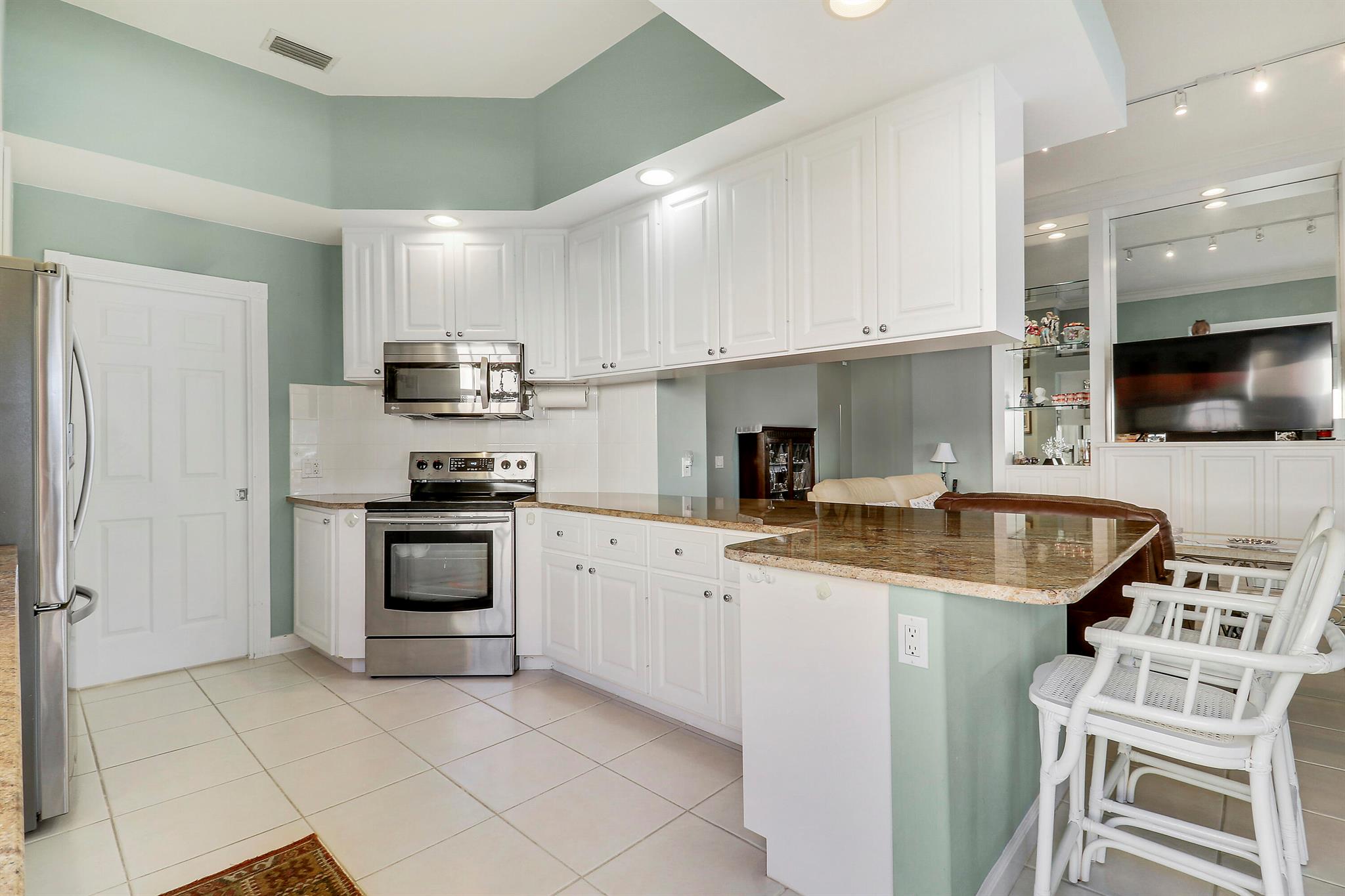 ISLES AT PALM BEACH GARDE - Residential