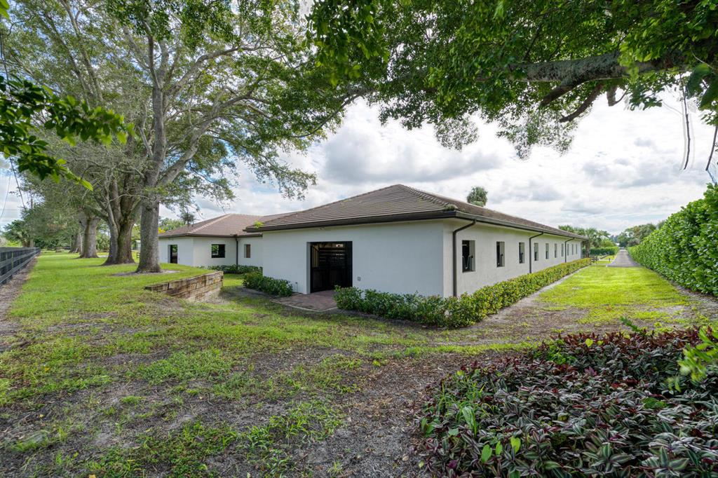 PALM BEACH LITTLE RANCHES - Residential