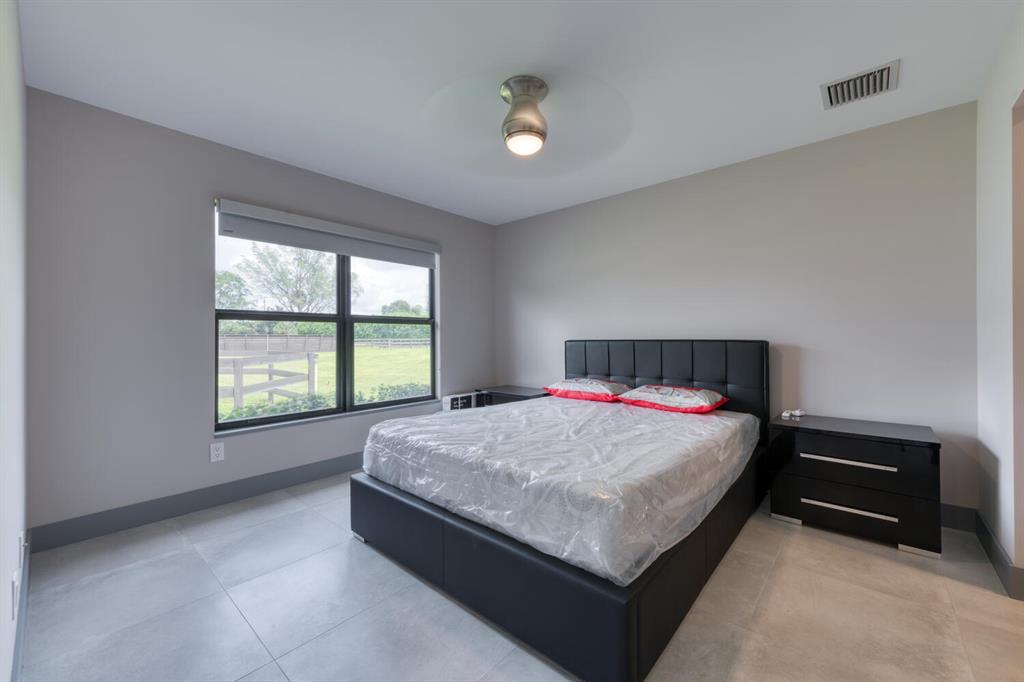 PALM BEACH LITTLE RANCHES - Residential