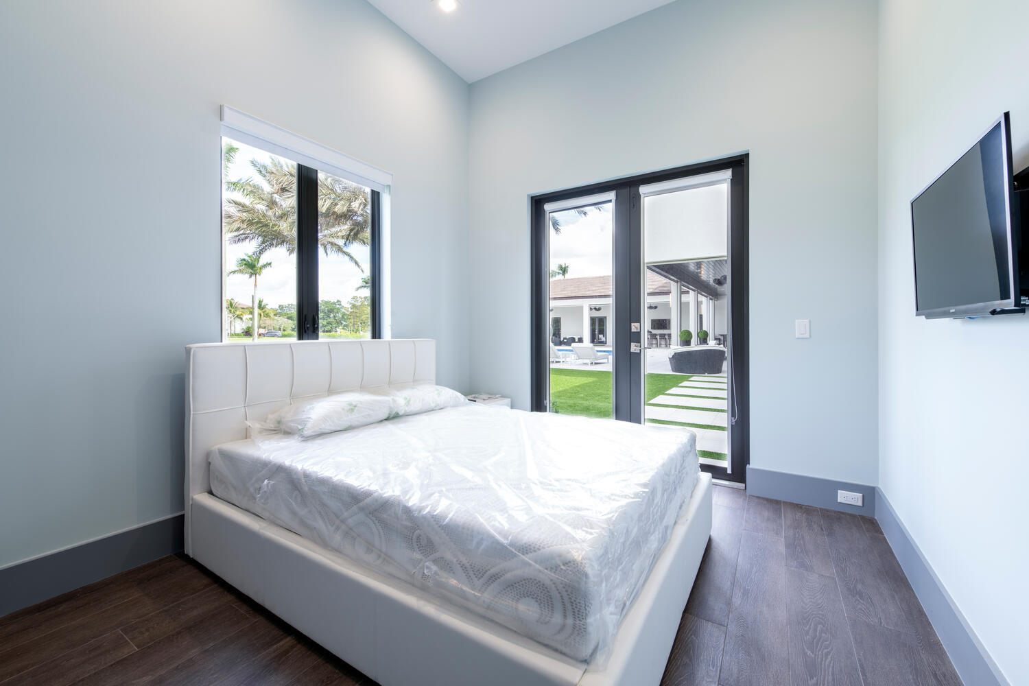 PALM BEACH LITTLE RANCHES - Residential