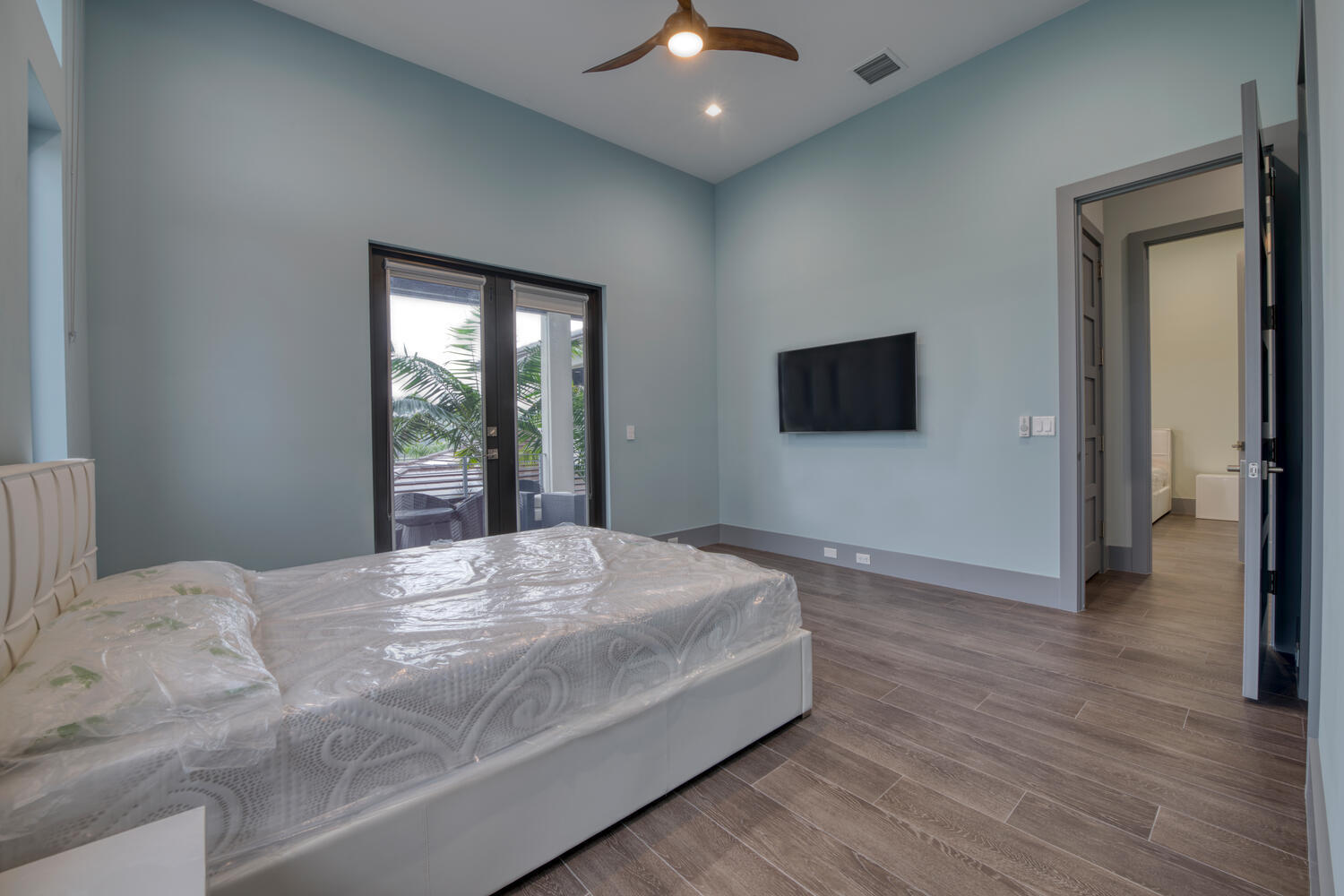 PALM BEACH LITTLE RANCHES - Residential