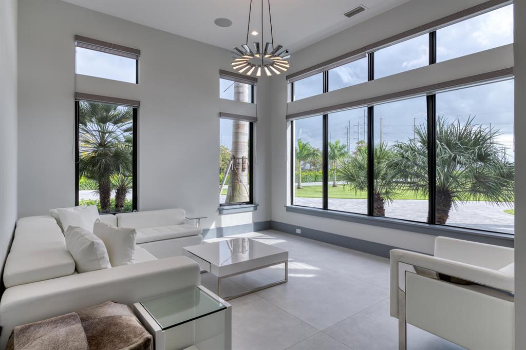 PALM BEACH LITTLE RANCHES - Residential