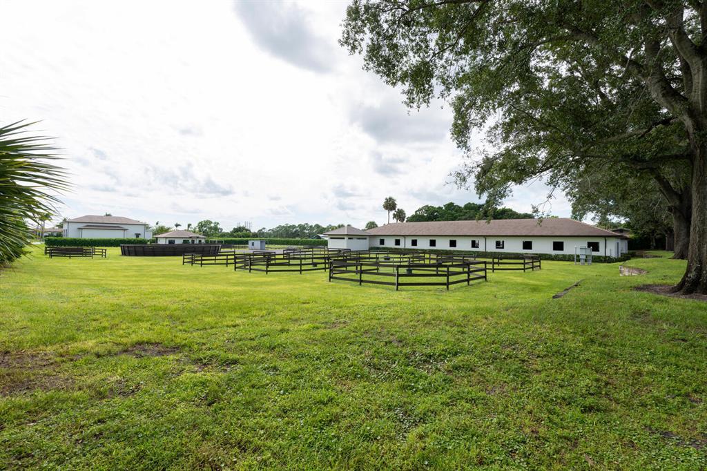 PALM BEACH LITTLE RANCHES - Residential