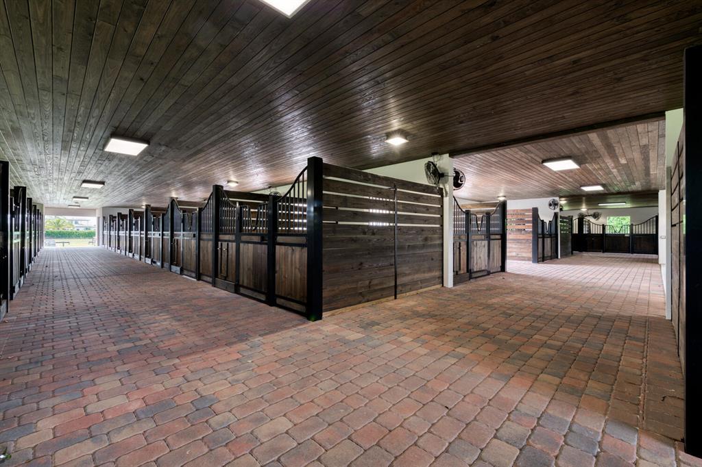 PALM BEACH LITTLE RANCHES - Residential