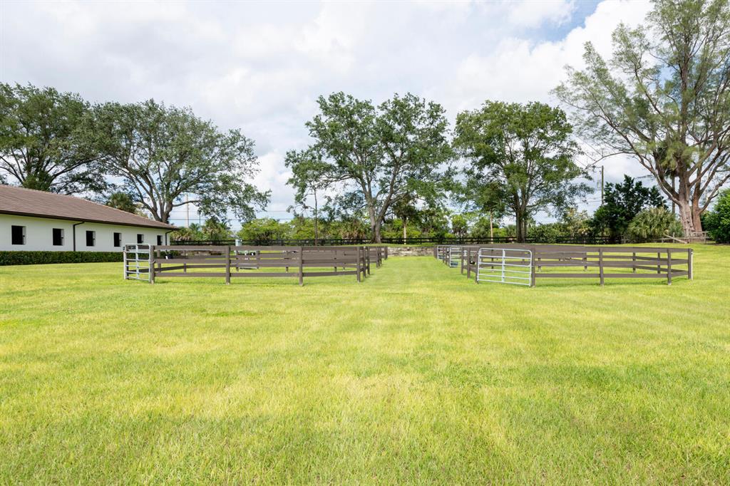 PALM BEACH LITTLE RANCHES - Residential