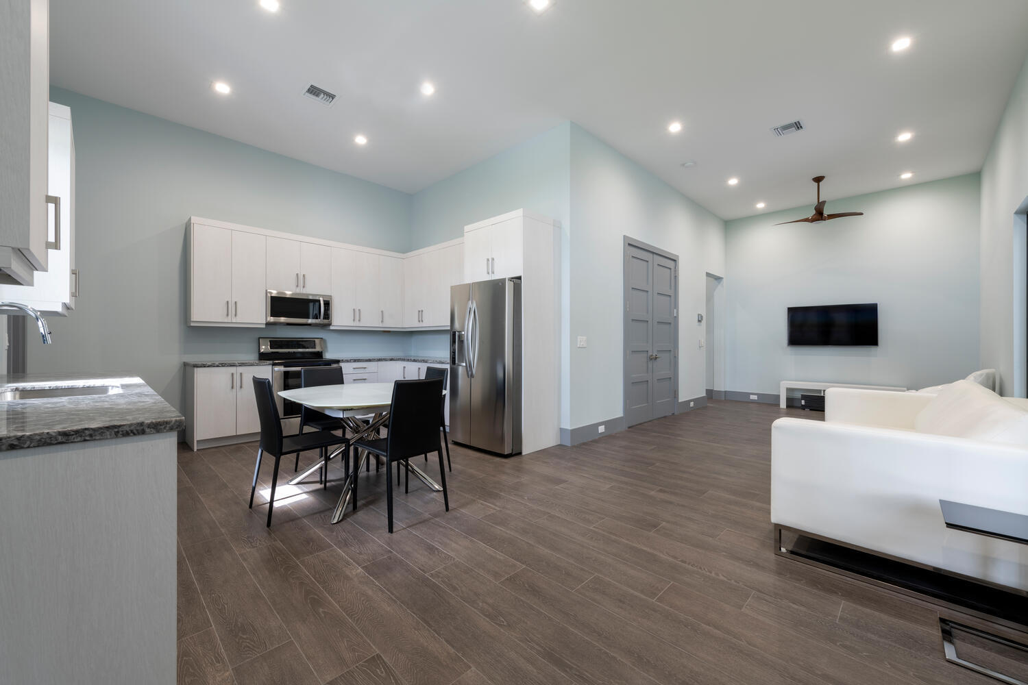 PALM BEACH LITTLE RANCHES - Residential