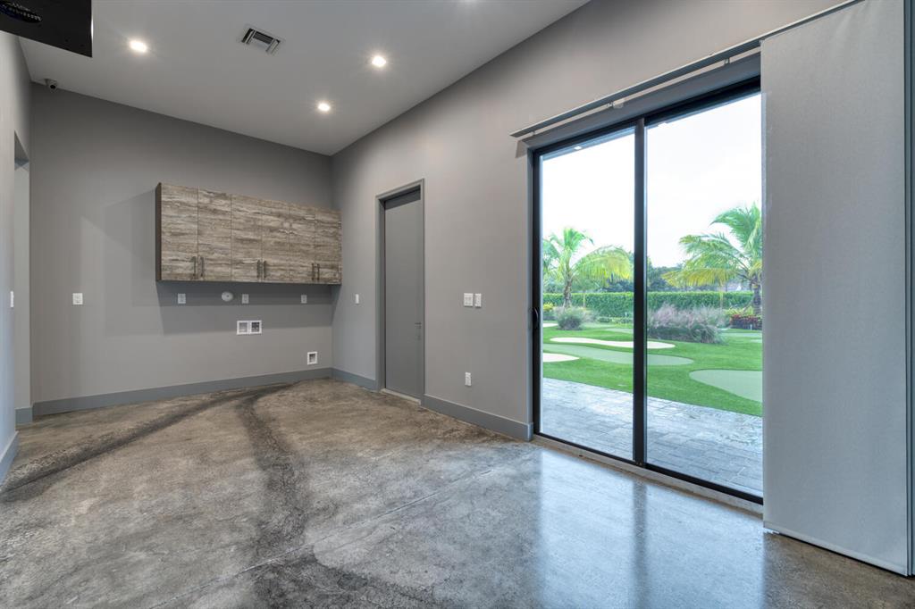 PALM BEACH LITTLE RANCHES - Residential