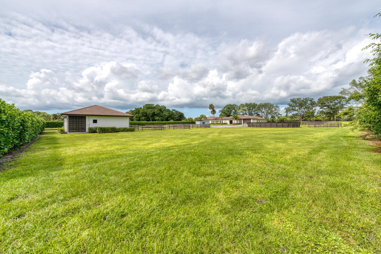 PALM BEACH LITTLE RANCHES - Residential