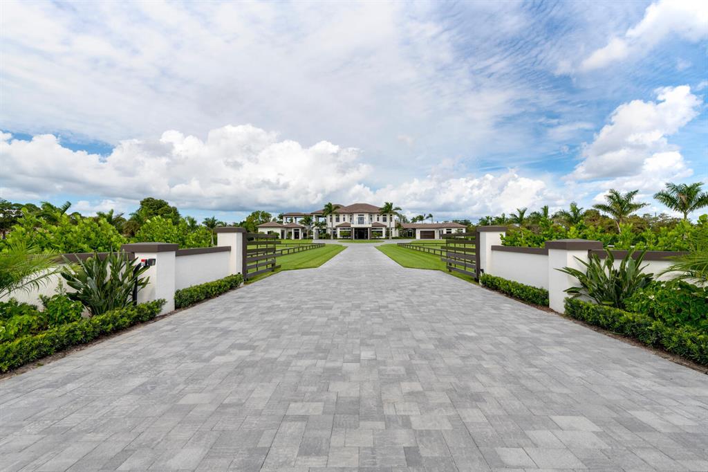 PALM BEACH LITTLE RANCHES - Residential