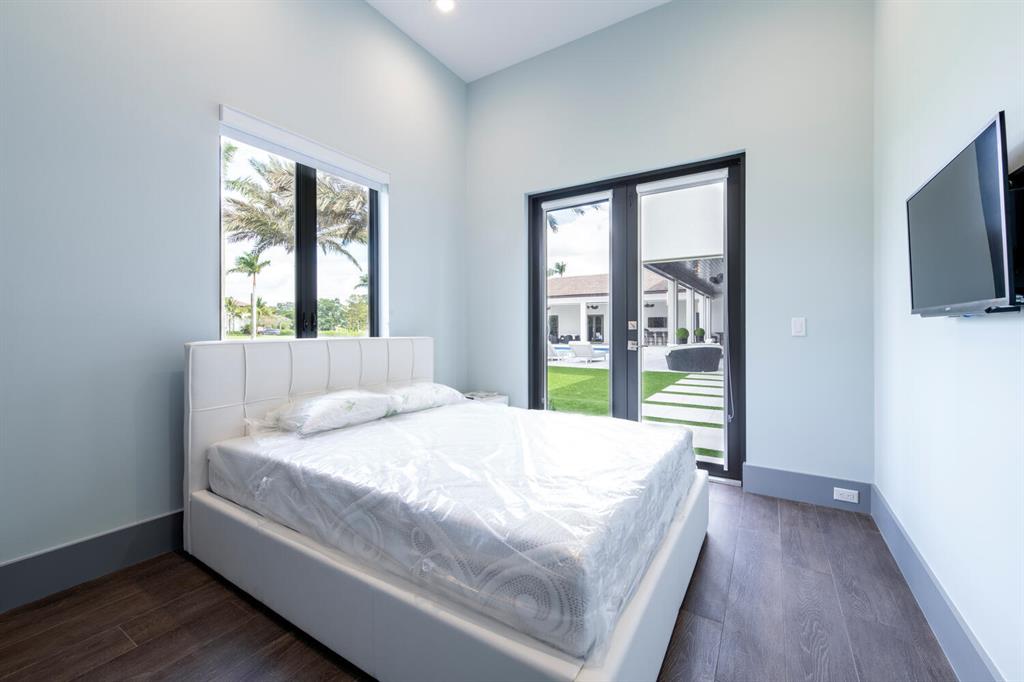 PALM BEACH LITTLE RANCHES - Residential