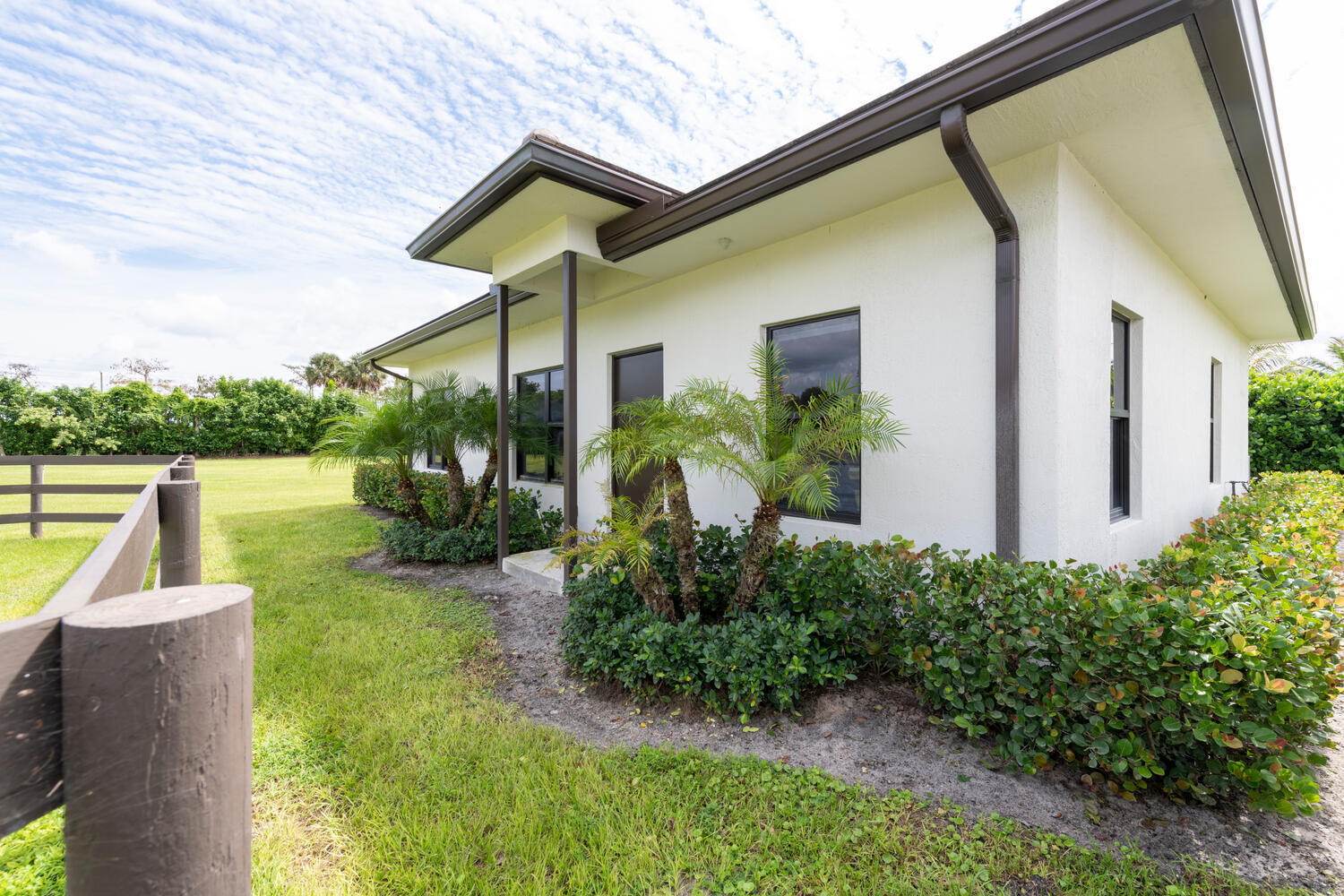 PALM BEACH LITTLE RANCHES - Residential