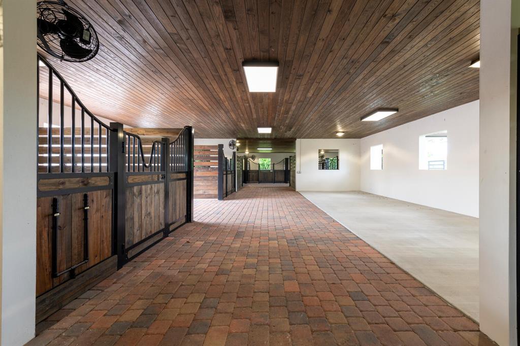 PALM BEACH LITTLE RANCHES - Residential