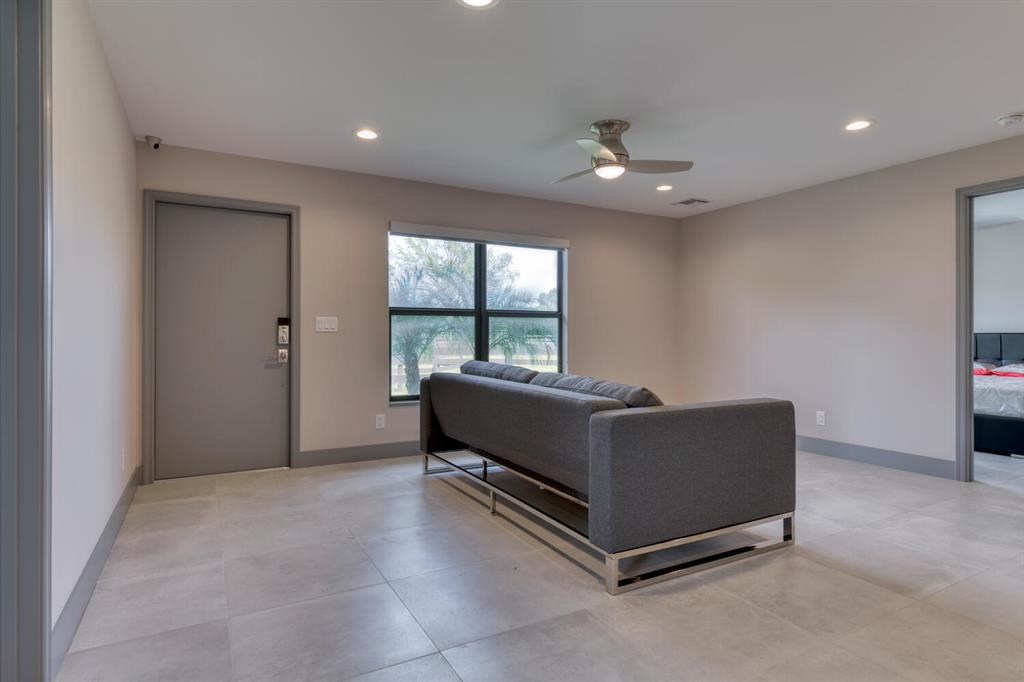 PALM BEACH LITTLE RANCHES - Residential