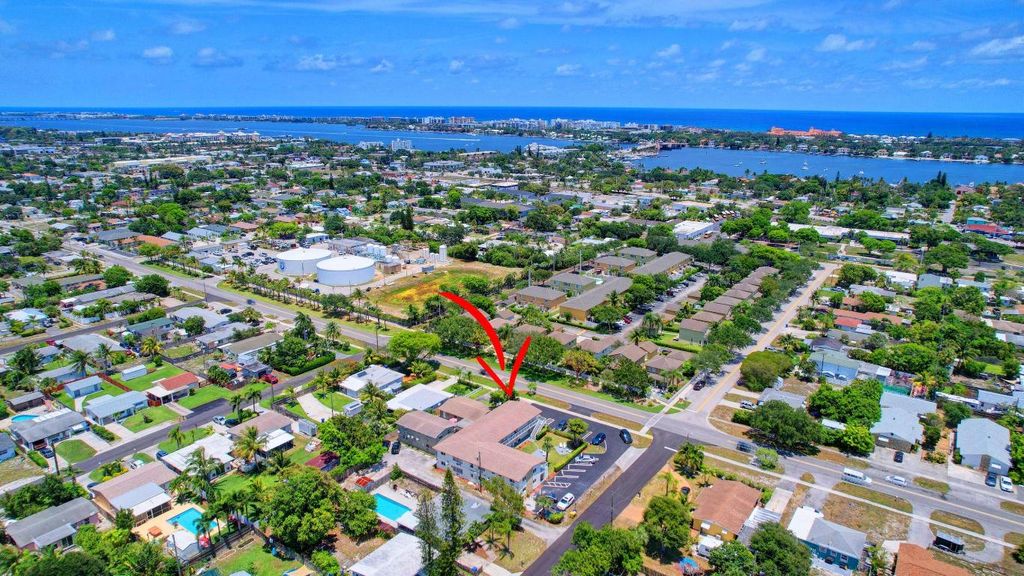 Photo of 525 S Broadway Street #C, Lantana, FL 33462 (MLS # R11097027)