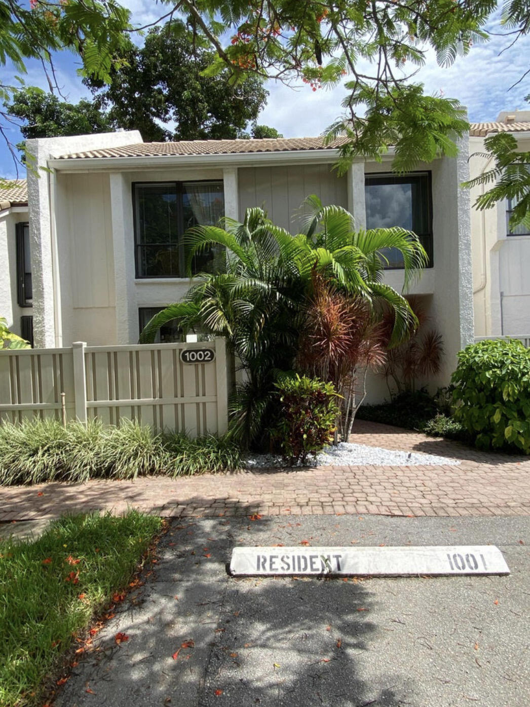 BRIDGEWOOD TOWNHOUSE CONDO - Residential Lease