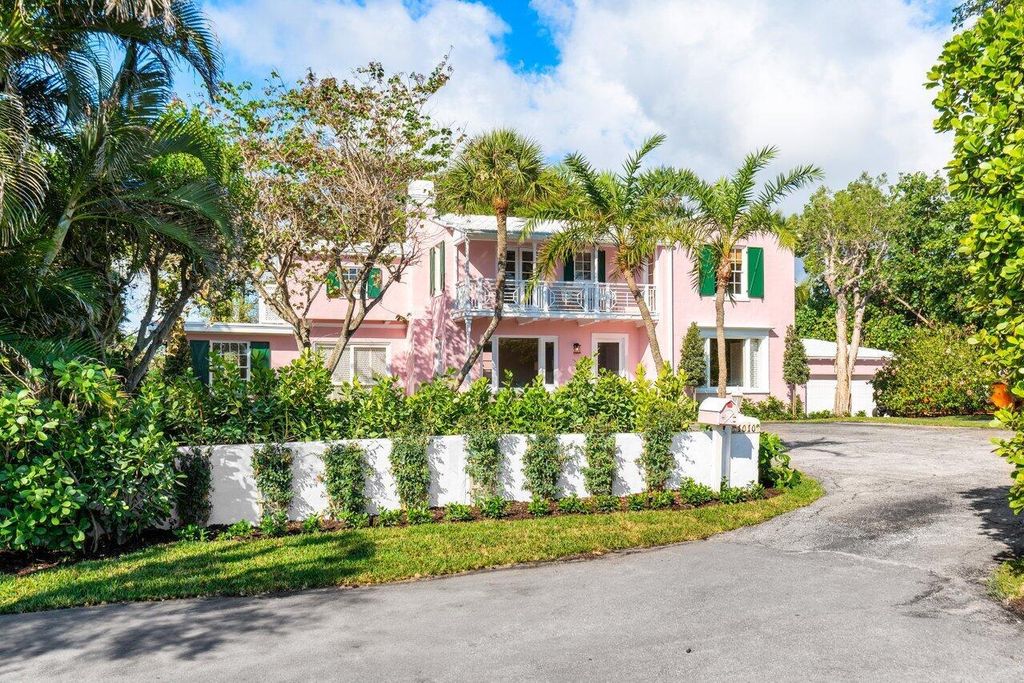 Photo of 1010 N Ocean Boulevard, Gulf Stream, FL 33483 (MLS # R11065344)