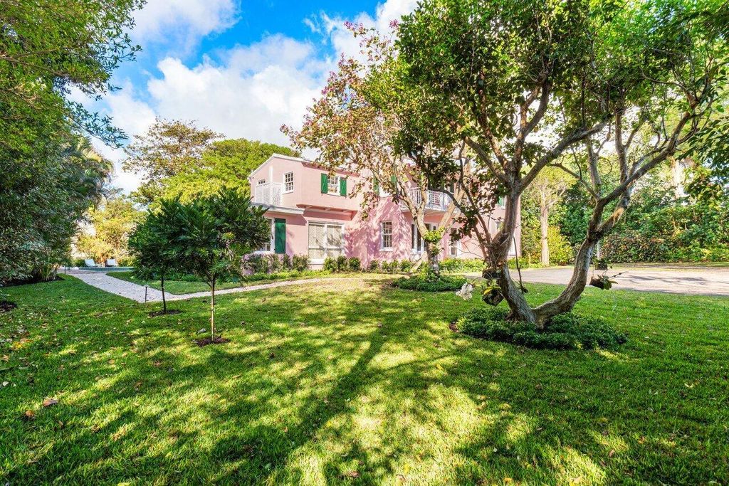 Photo of 1010 N Ocean Boulevard, Gulf Stream, FL 33483 (MLS # R11065344)