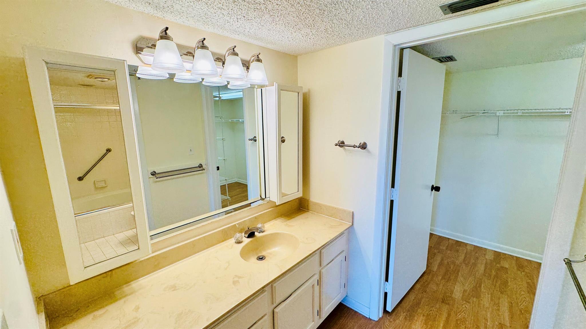 HALF MOON BAY CONDO PH I - Residential