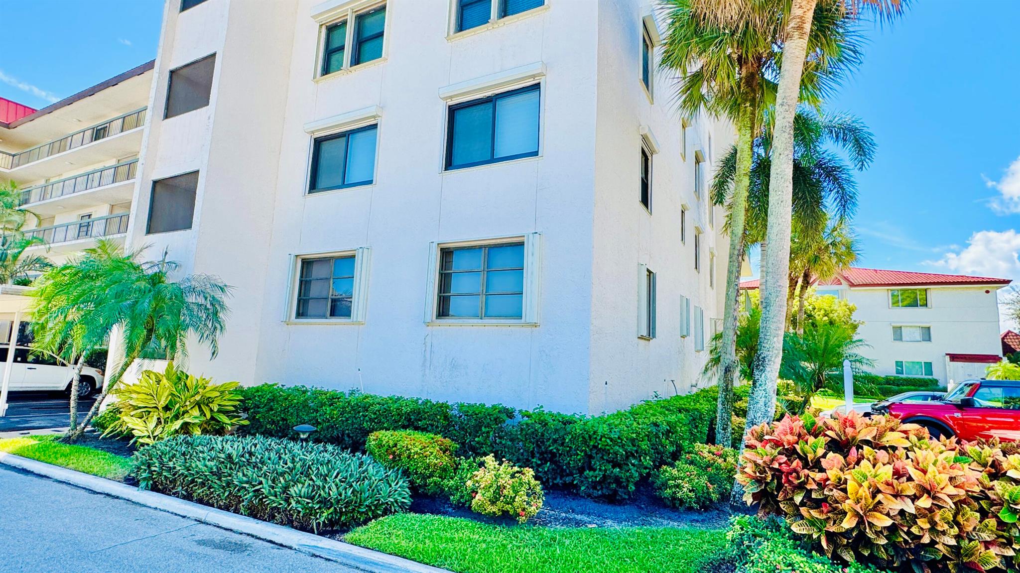 HALF MOON BAY CONDO PH I - Residential