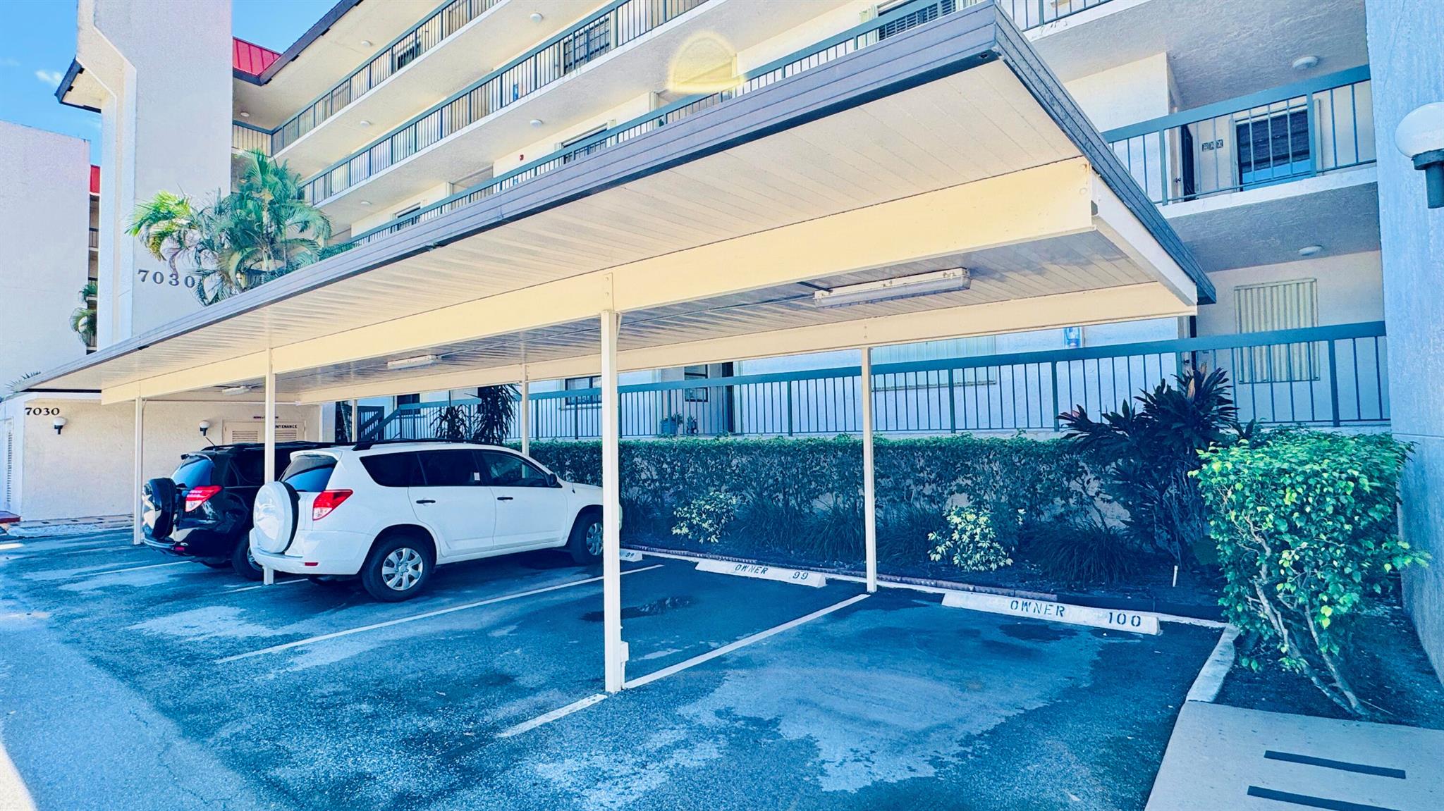 HALF MOON BAY CONDO PH I - Residential