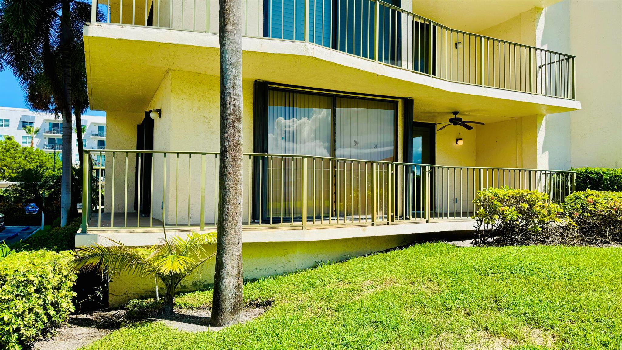 HALF MOON BAY CONDO PH I - Residential