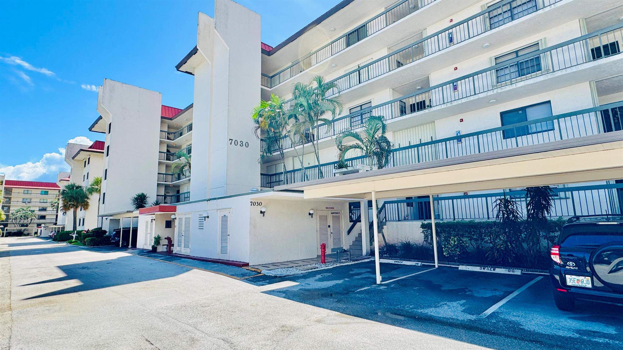 HALF MOON BAY CONDO PH I - Residential