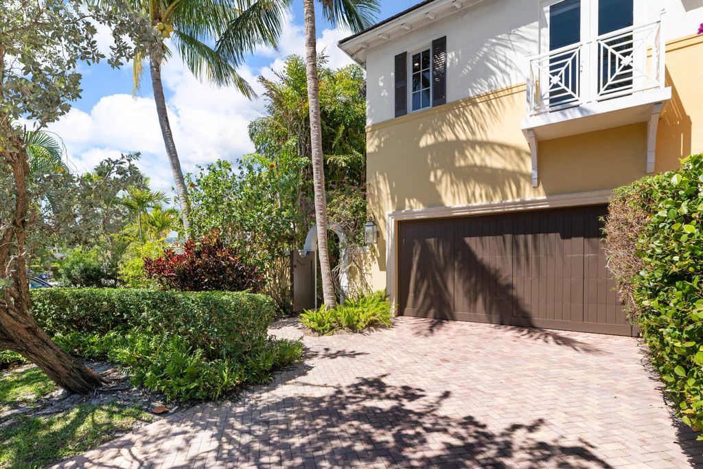 Photo of 116 Venetian Drive, Delray Beach, FL 33483 (MLS # R11083276)