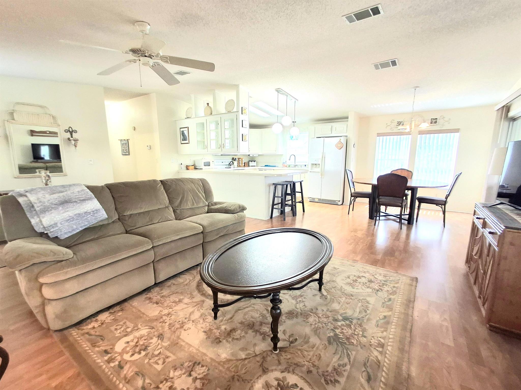 8121 Meadowlark Lane