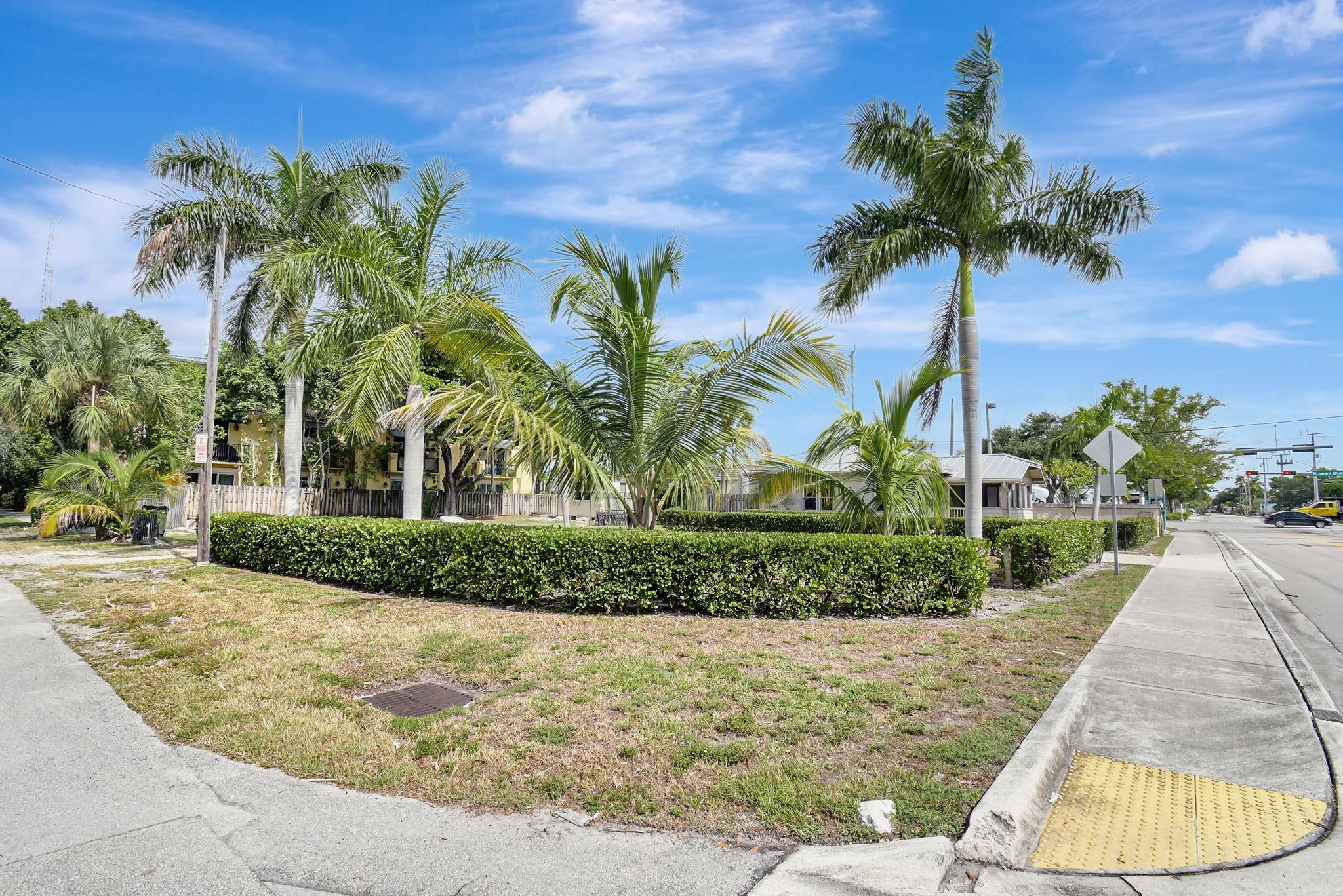 11 SW 11th Ave