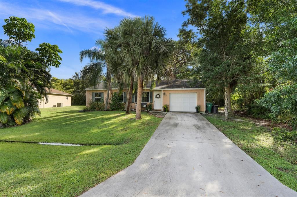 Photo of 2081 SE Ellington Terrace, Port Saint Lucie, FL 34952 (MLS # R10747883)
