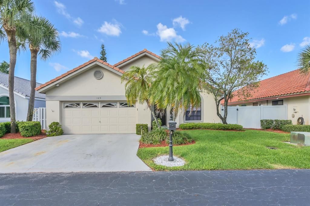 Photo of 165 Executive Circle, Boynton Beach, FL 33436 (MLS # R10759451)