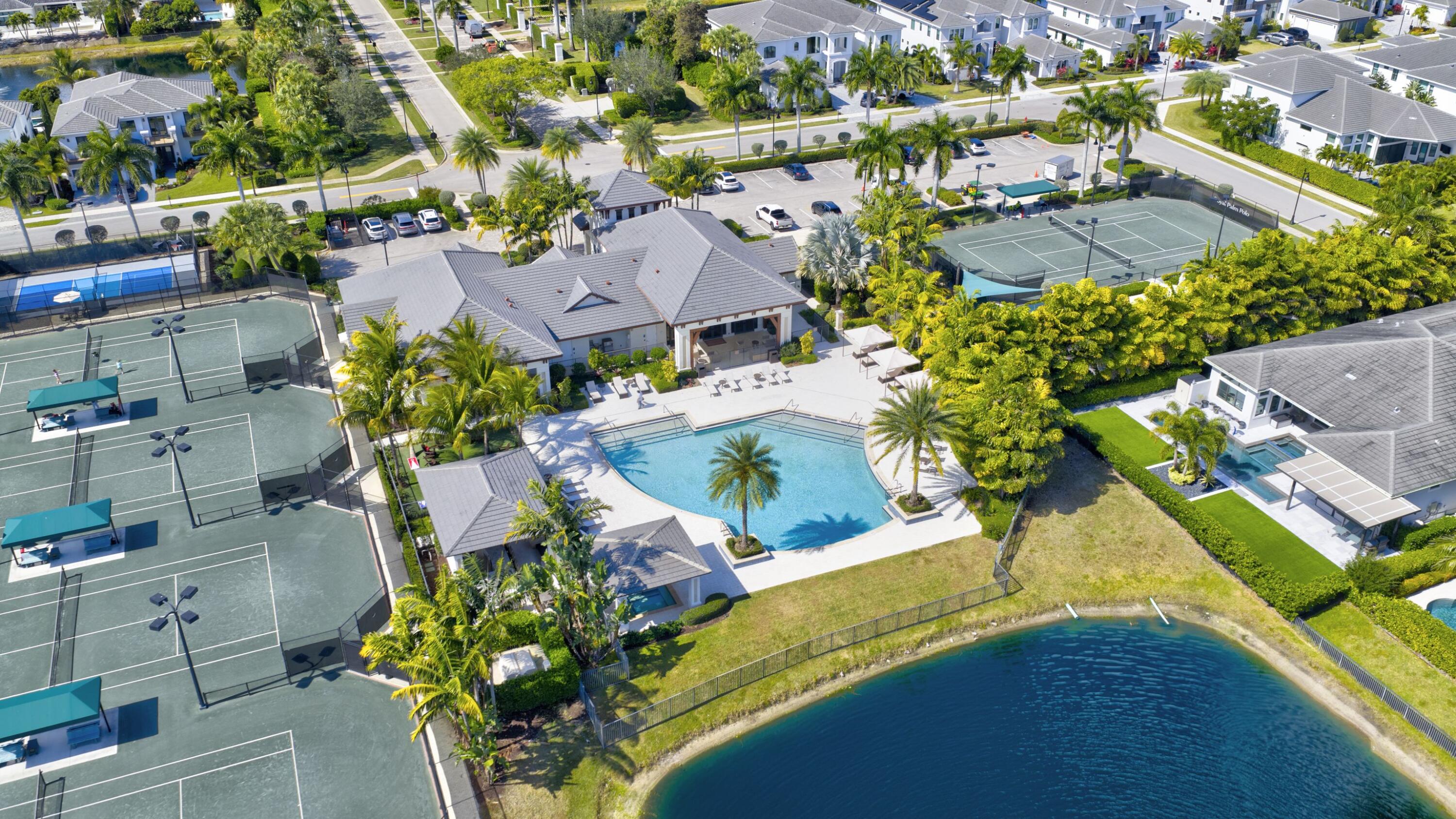 ROYAL PALM POLO - Residential