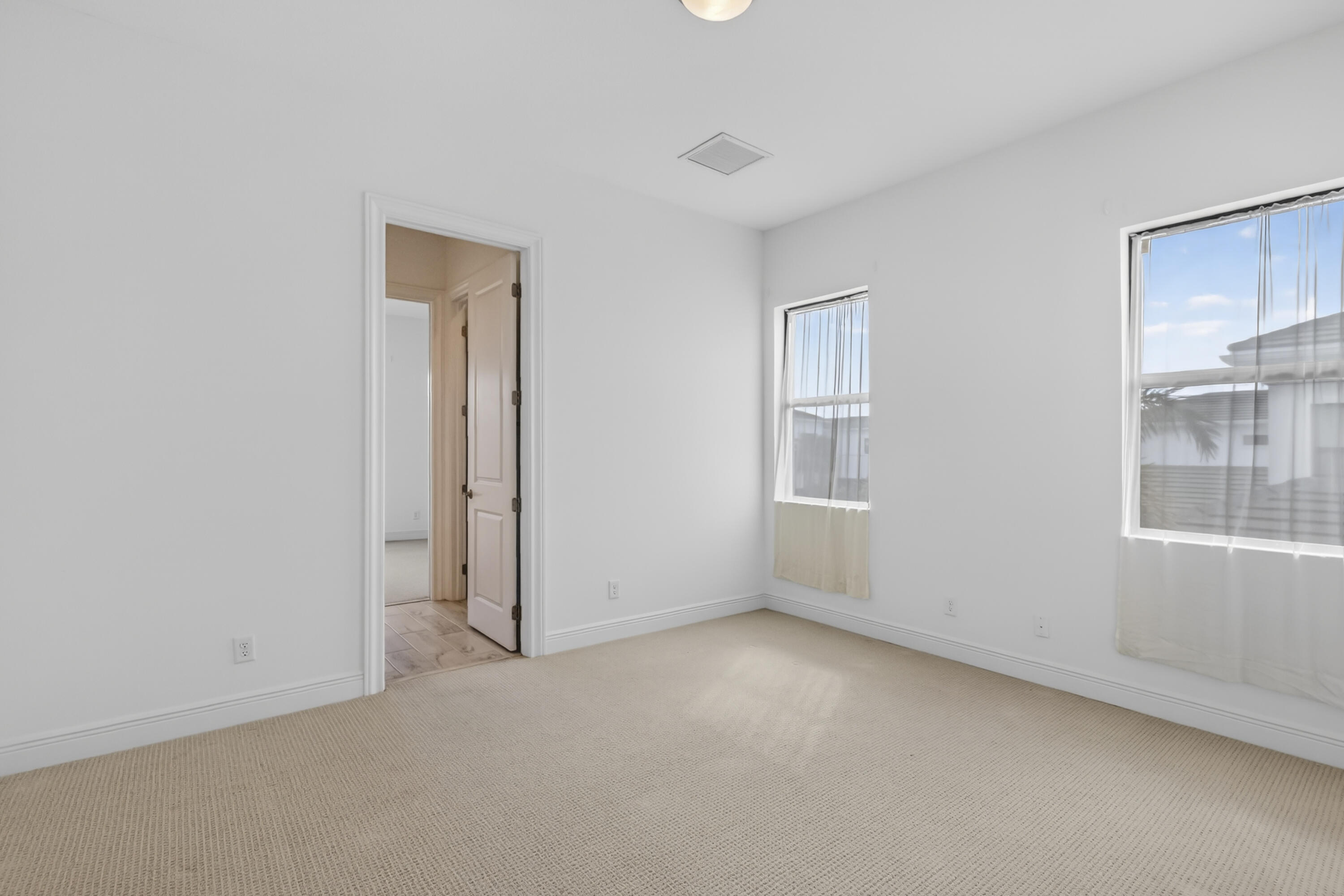 ROYAL PALM POLO - Residential