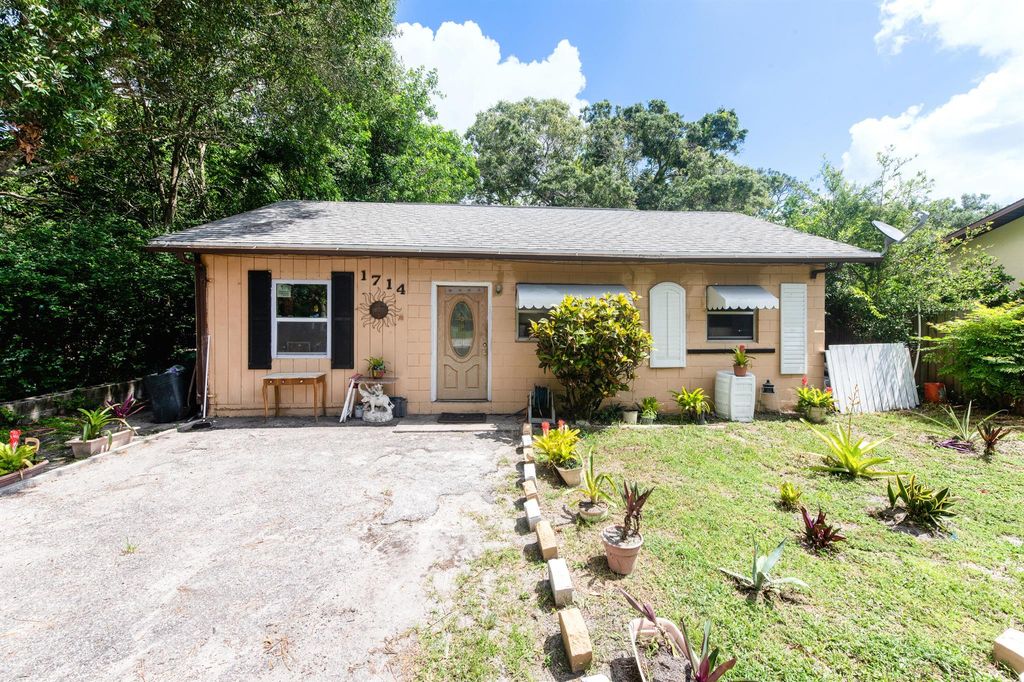Photo of 1714 Edgevale Road, Fort Pierce, FL 34982 (MLS # R10897713)