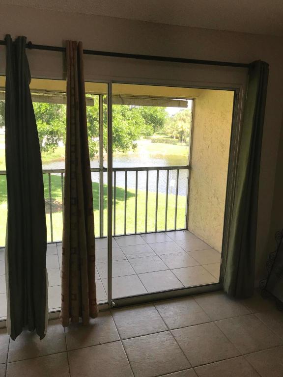 PARADISE COVE AT PALM BEACH LAKES CONDO - Residential Lease