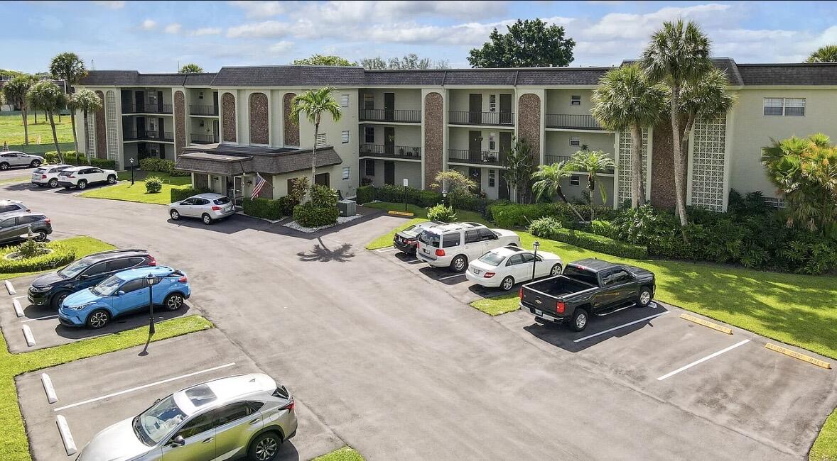 FOUNTAINS OF PALM BEACH CONDO 1 - Residential