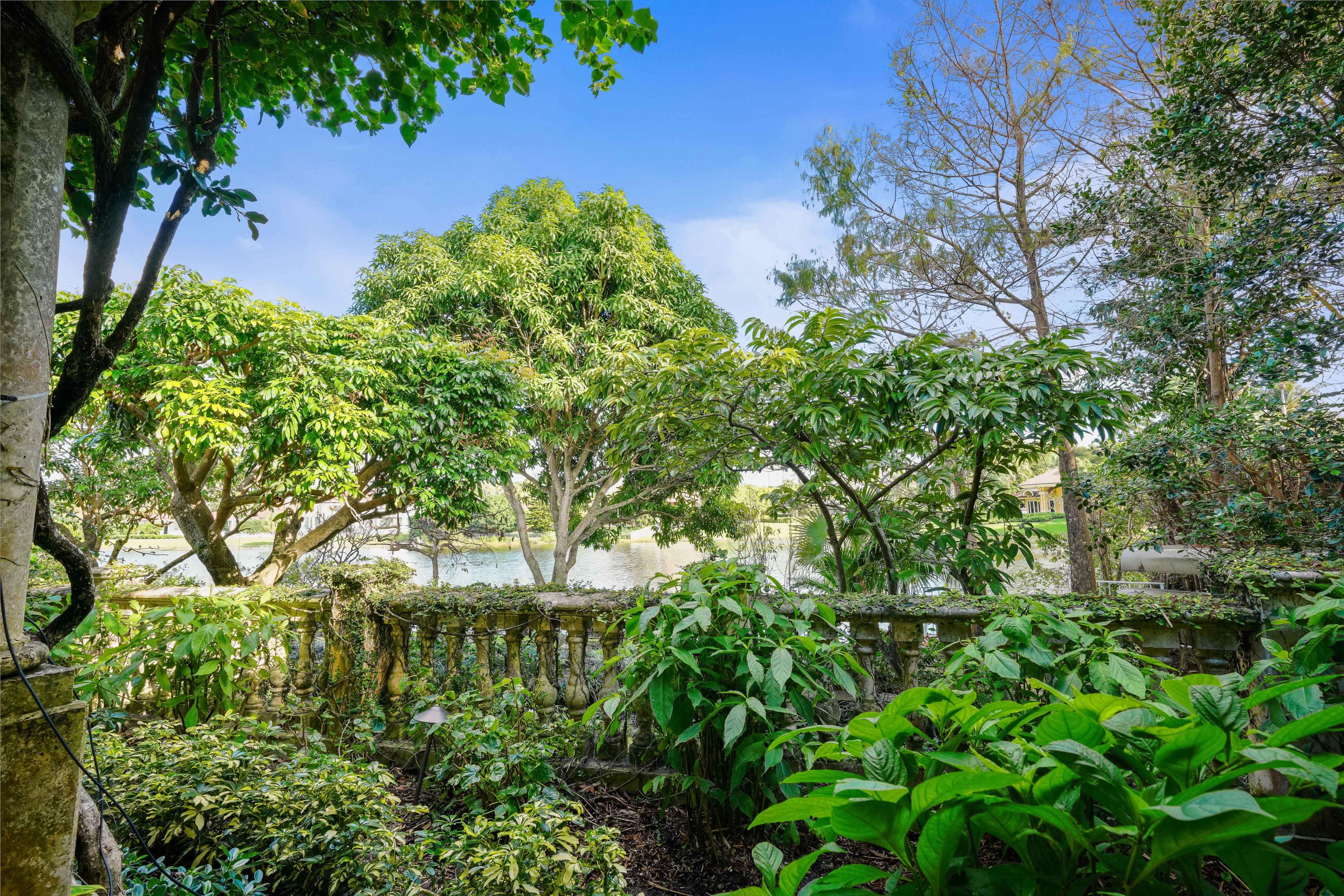 FRENCHMANS CREEK PAR E-2 - Residential