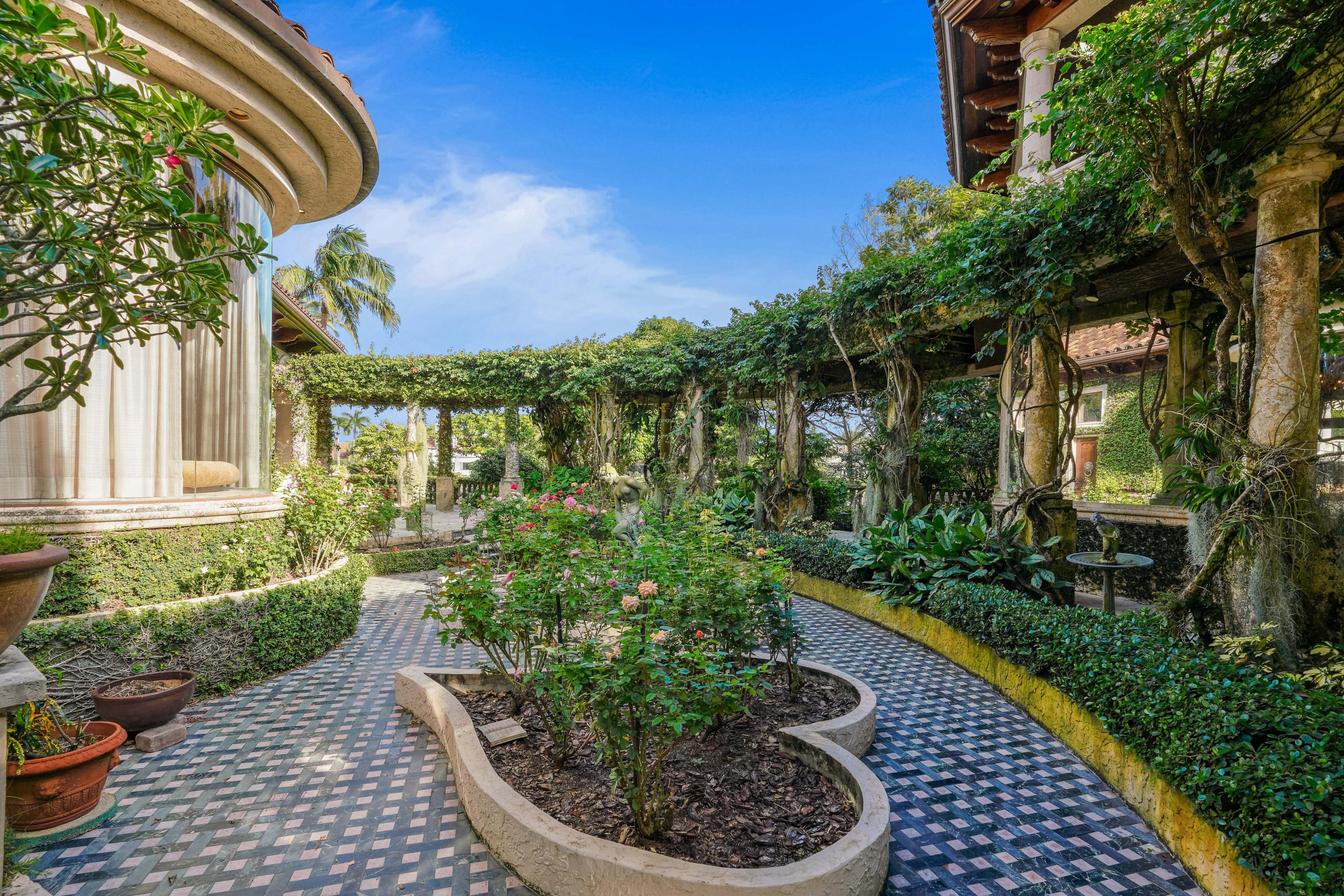 FRENCHMANS CREEK PAR E-2 - Residential