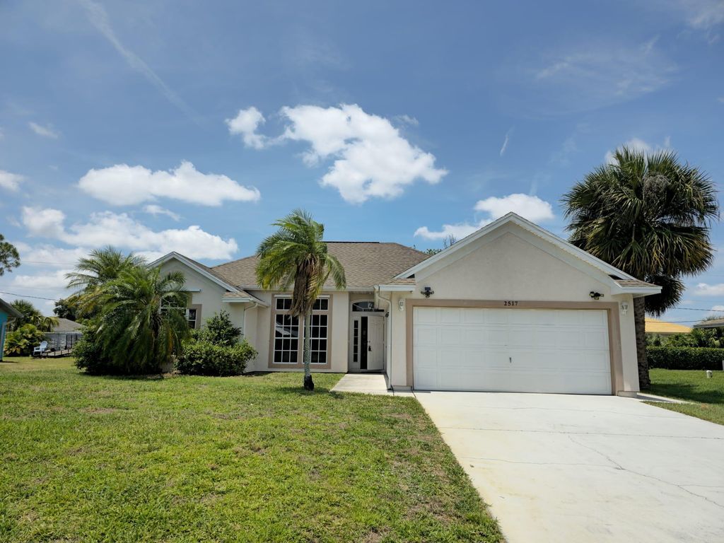 Photo of 2517 SW Grotto Circle, Port St Lucie, FL 34953 (MLS # R10889747)