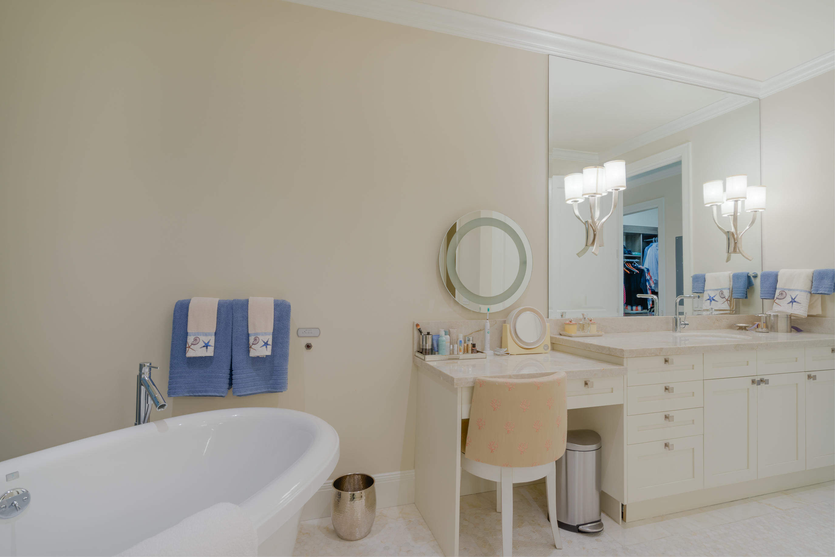 ADMIRALS COVE - Residential